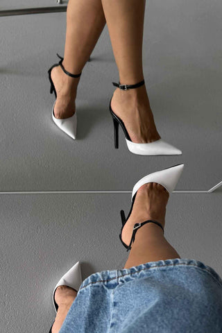 Gael Taşlı Toka Detaylı Bilekten Bantlı İnce Topuk 12 Cm Beyaz Siyah Stiletto