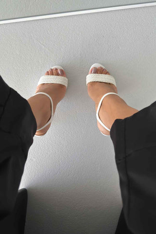 Tease Örgülü İnce Topuk 10 Cm Beyaz Topuklu Ayakkabı