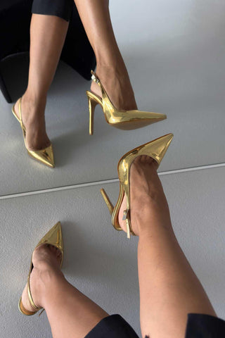 Awed Taşlı Toka Detaylı İnce Topuk 12 Cm Gold Stiletto