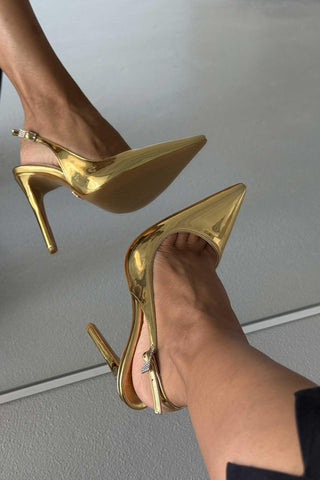 Awed Taşlı Toka Detaylı İnce Topuk 12 Cm Gold Stiletto