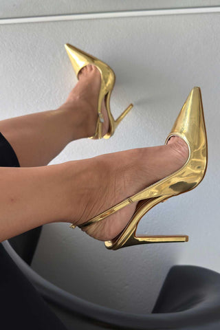 Awed Taşlı Toka Detaylı İnce Topuk 12 Cm Gold Stiletto