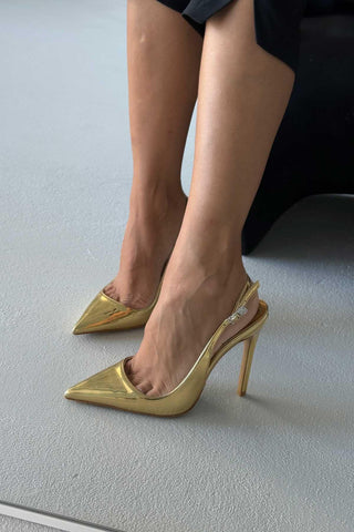 Awed Taşlı Toka Detaylı İnce Topuk 12 Cm Gold Stiletto
