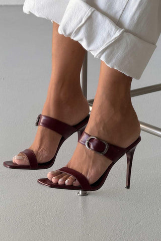 Zusa Toka Detaylı İnce Topuk 10 Cm Bordo Mat Terlik
