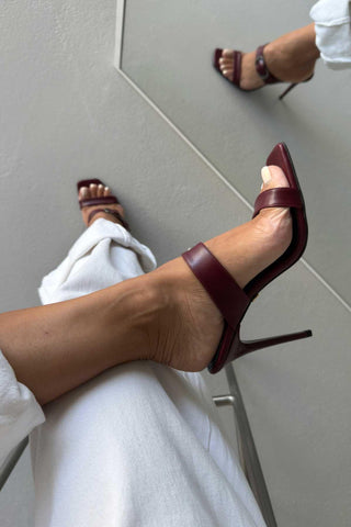 Zusa Toka Detaylı İnce Topuk 10 Cm Bordo Mat Terlik
