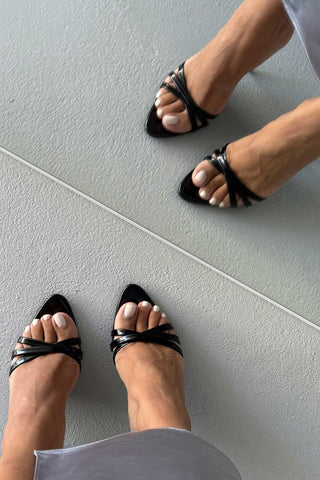 Rico İnce Topuk 10 Cm Siyah Rugan Terlik