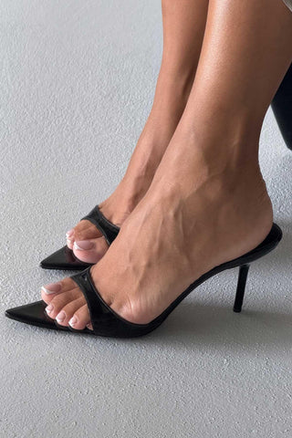 Lola İnce Topuk 8 Cm Siyah Rugan Terlik