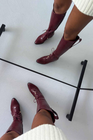Janica Bağcık Ve Toka Detaylı Kalın Topuk 3 Cm Bordo Mat Çizme