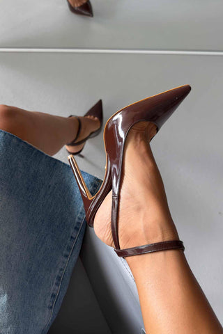 Zion Toka Detaylı İnce Topuk 12 Cm Acı Kahve Rugan Stiletto