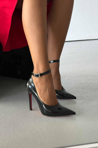 Lucia Taşlı Toka Detaylı İnce Topuk 12 Cm Siyah Rugan Stiletto