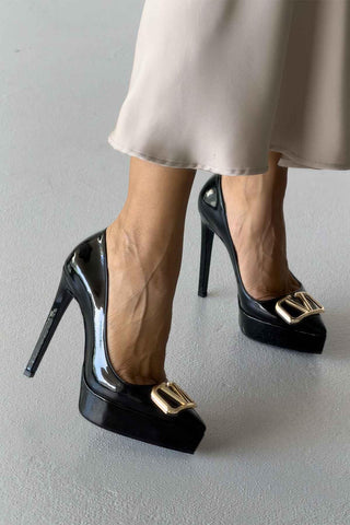 Gunhild Toka Detaylı İnce Topuk 13 Cm Siyah Rugan Platform
