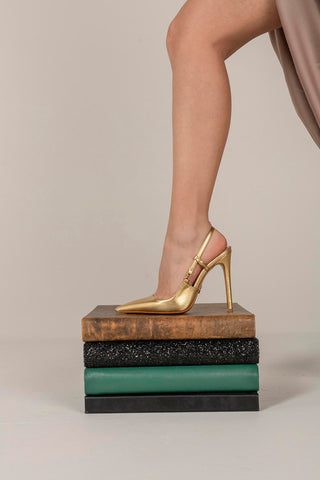 Thea Aksesuar Detaylı İnce Topuk 12 Cm Gold Kırışık Stiletto