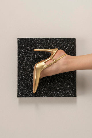 Thea Aksesuar Detaylı İnce Topuk 12 Cm Gold Kırışık Stiletto