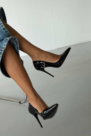 Nadja Clasp Toka Detaylı İnce Topuk 10 Cm Siyah Stiletto