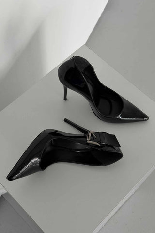 Nadja Clasp Toka Detaylı İnce Topuk 10 Cm Siyah Stiletto