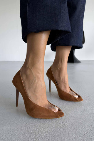 Loan Şeffaf Detaylı İnce Topuk 10 Cm Taba Süet Stiletto