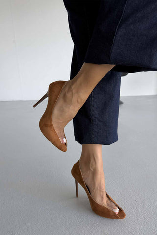 Loan Şeffaf Detaylı İnce Topuk 10 Cm Taba Süet Stiletto