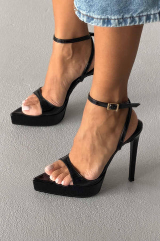 Giulia Bilekten Bantlı İnce Topuk 13 Cm Siyah Rugan Platform