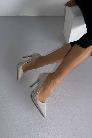 Woods Simli Taban İnce Topuk 12 Cm Gold Simli Stiletto