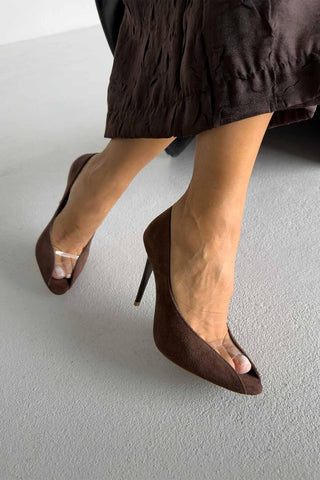 Loan Şeffaf Detaylı İnce Topuk 10 Cm Acı Kahve Süet Stiletto