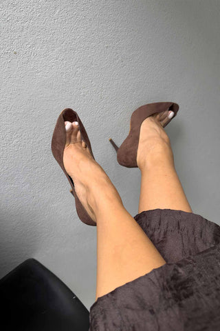 Loan Şeffaf Detaylı İnce Topuk 10 Cm Acı Kahve Süet Stiletto