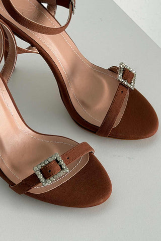 Rosia Taşlı Tokalı 10 Cm Taba Saten Topuklu Ayakkabı