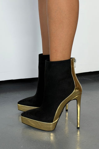 Perry İnce Topuk 13 Cm Siyah Süet Ve Gold Platform Bot