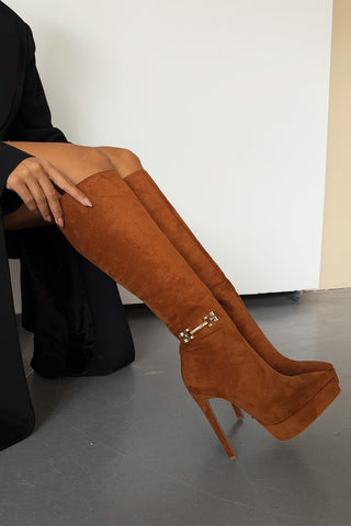 Darcy Toka Detaylı İnce Topuk 13 Cm Taba Süet Platform Çizme