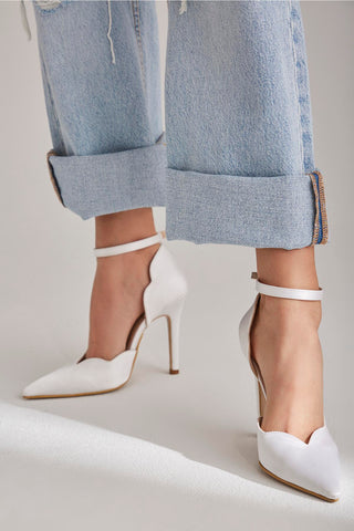 Dignity İnce Topuk 10 Cm Beyaz Saten Stiletto