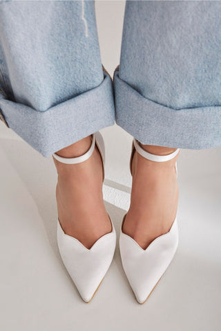 Dignity İnce Topuk 10 Cm Beyaz Saten Stiletto