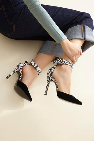 153 02 Walk İnce Topuk 10 Cm Siyah Stiletto