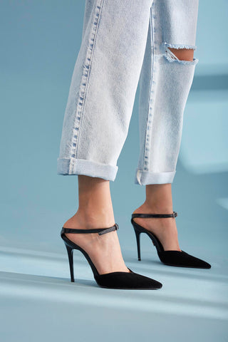 Kahina Bilekten Bantlı İnce Topuk 10 Cm Siyah Stiletto