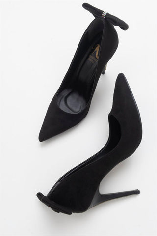 Linnie Fiyonk Detaylı İnce Topuk 10 Cm Siyah Mat Stiletto